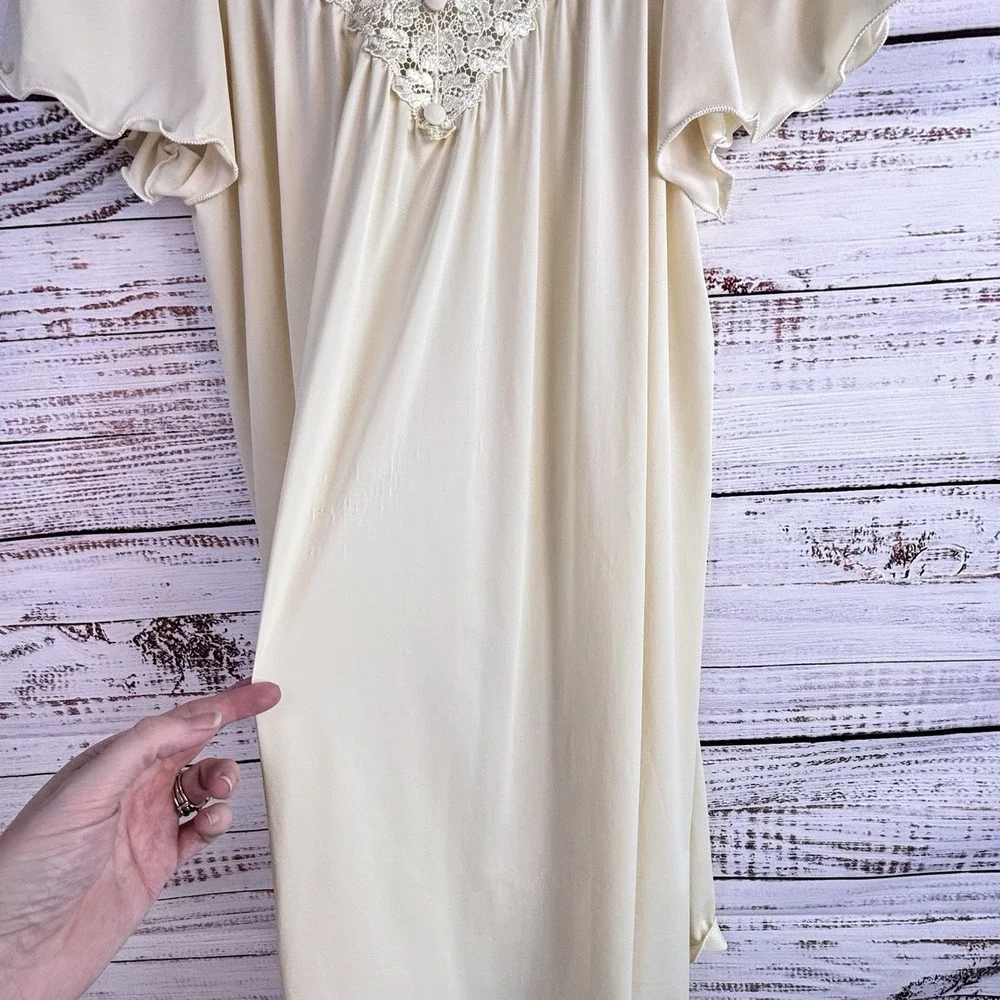 Vintage‎ Shadowline Nightgown M Yellow Lace Flutter Sleeve Silky Feminine Nylon
